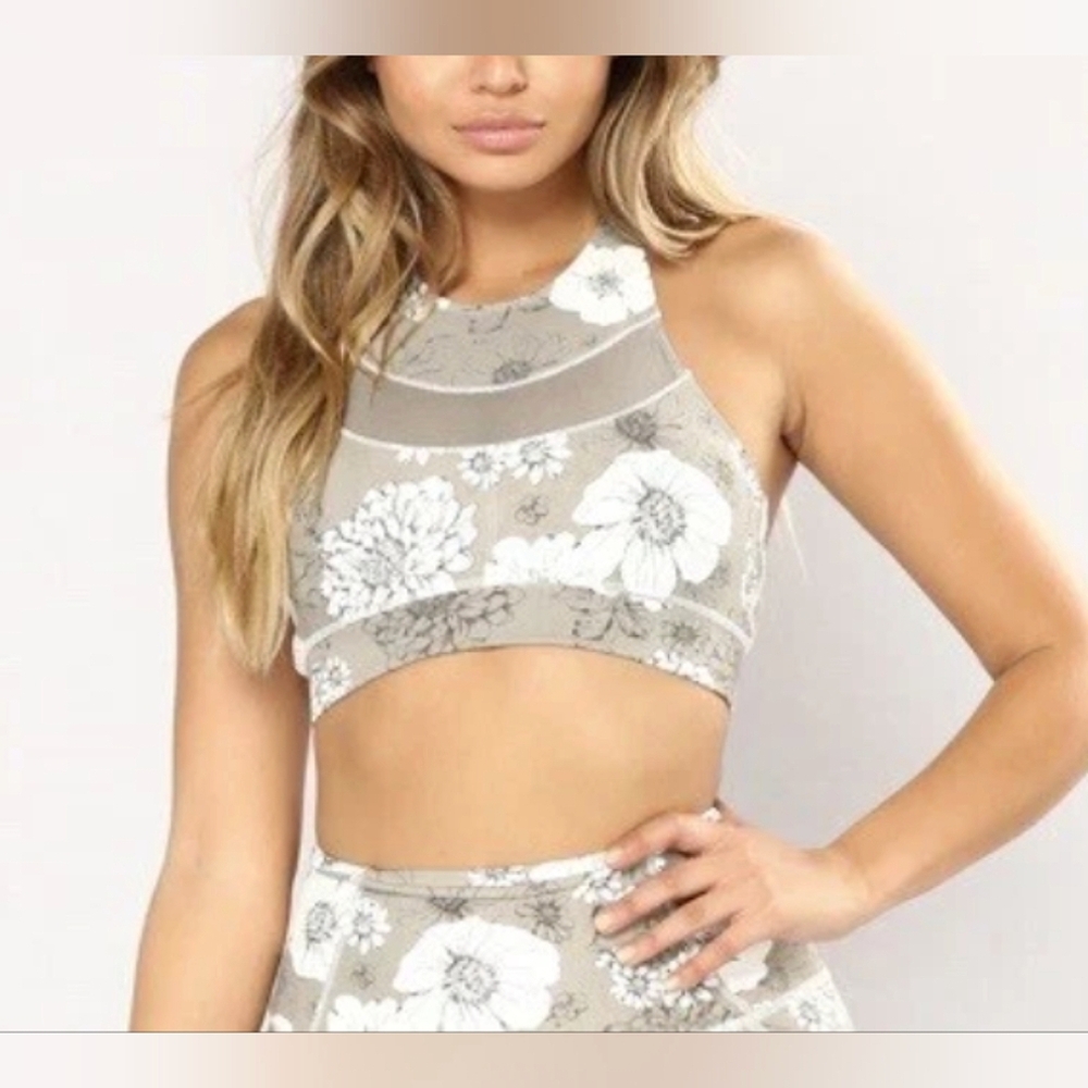 🐰Mono B Floral Racerback Sports Bra